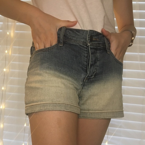 Armani Exchange Gradation Jean Shorts - Picture 1 of 9